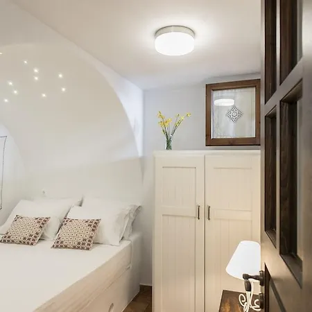 Holiday home Traditional Pirethron Aperathos