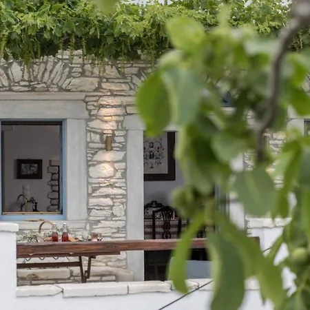 Traditional Pirethron Holiday home