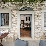 Ferienhaus Traditional Pirethron
