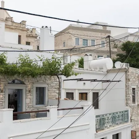 Holiday home Traditional Pirethron *