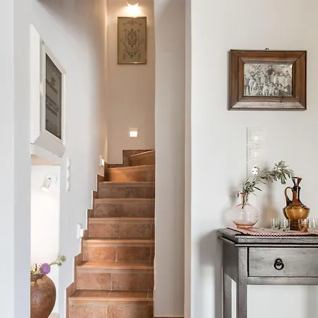 Holiday home Traditional Pirethron *