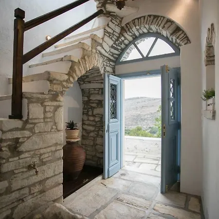 Traditional Pirethron Semesterbostad Apérathos