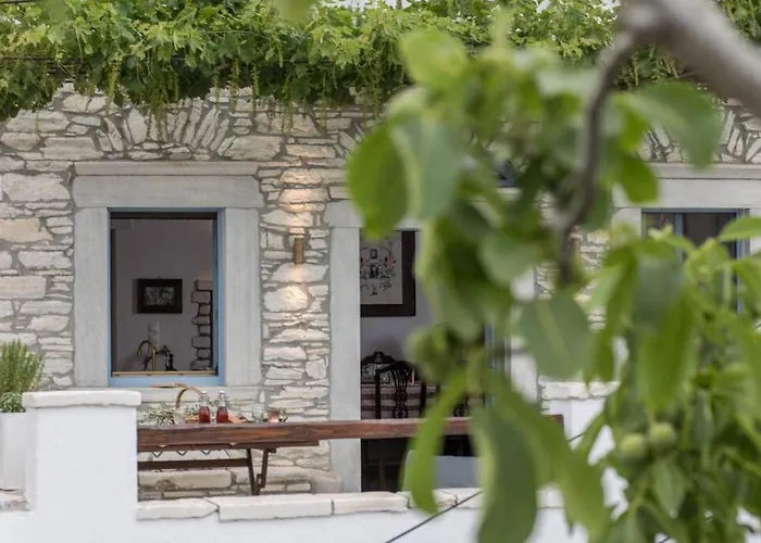 Traditional Pirethron Holiday home