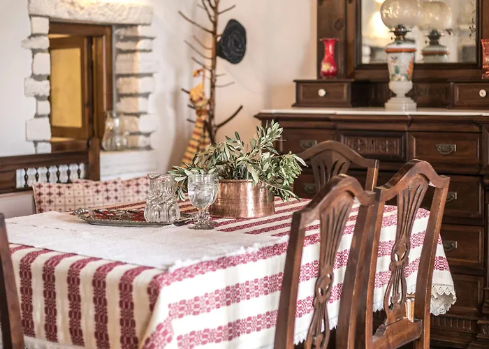 Traditional Pirethron Holiday home *