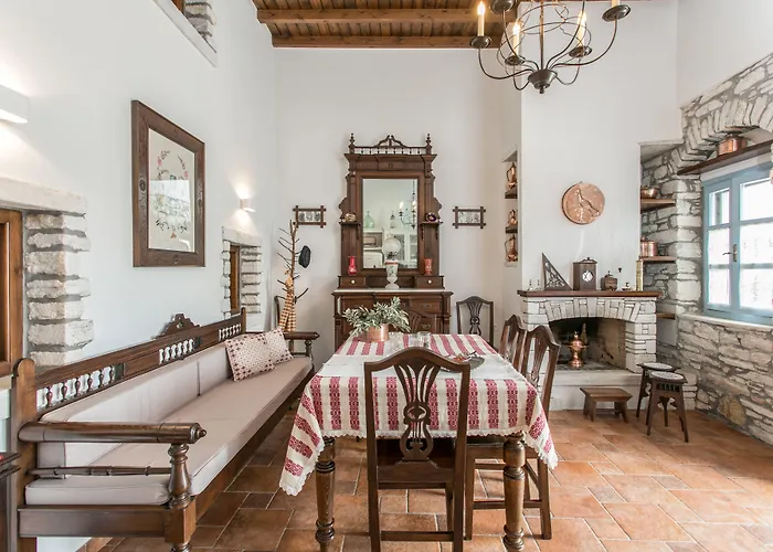 Traditional Pirethron Holiday home *