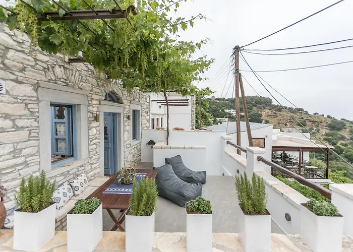 Traditional Pirethron Holiday home