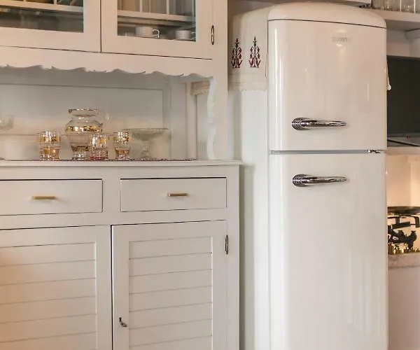 Traditional Pirethron * Aperathos